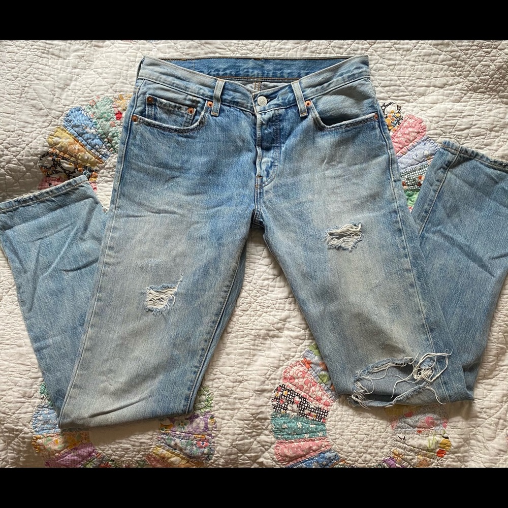 Distressed Levis 501s Boyfriend Fit